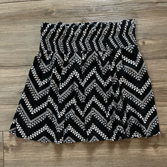 Joe B by Joe Benbasset Black and White A-Line Skirt Women’s Medium - Picture 3 of 7